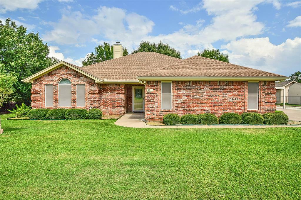 Property Photo:  3911 View Point Drive  TX 76048 