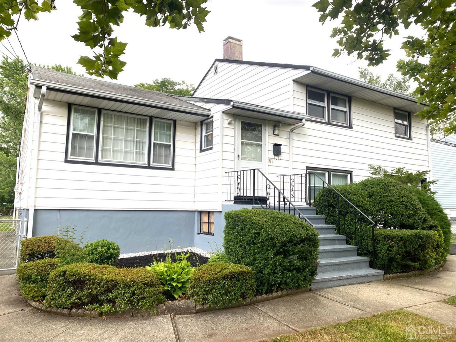 Property Photo:  41 S Oak Avenue  NJ 08863 