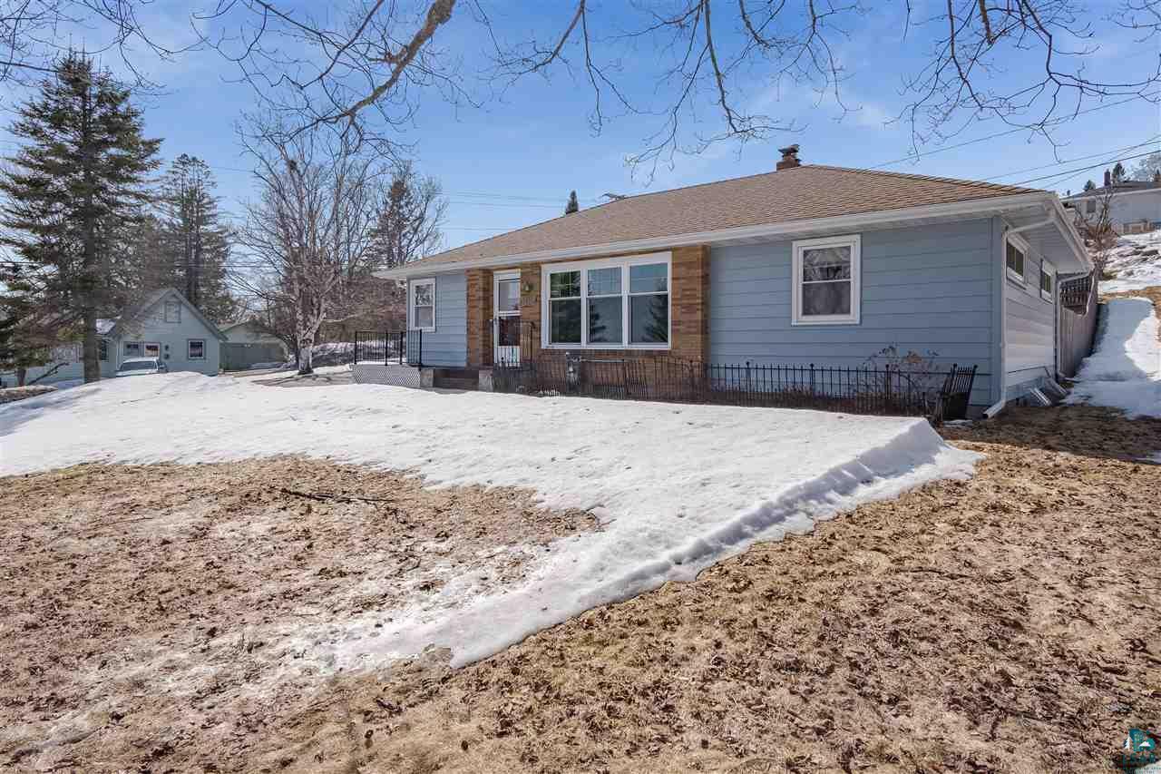 Property Photo:  1401 Fern Ave  MN 55805 