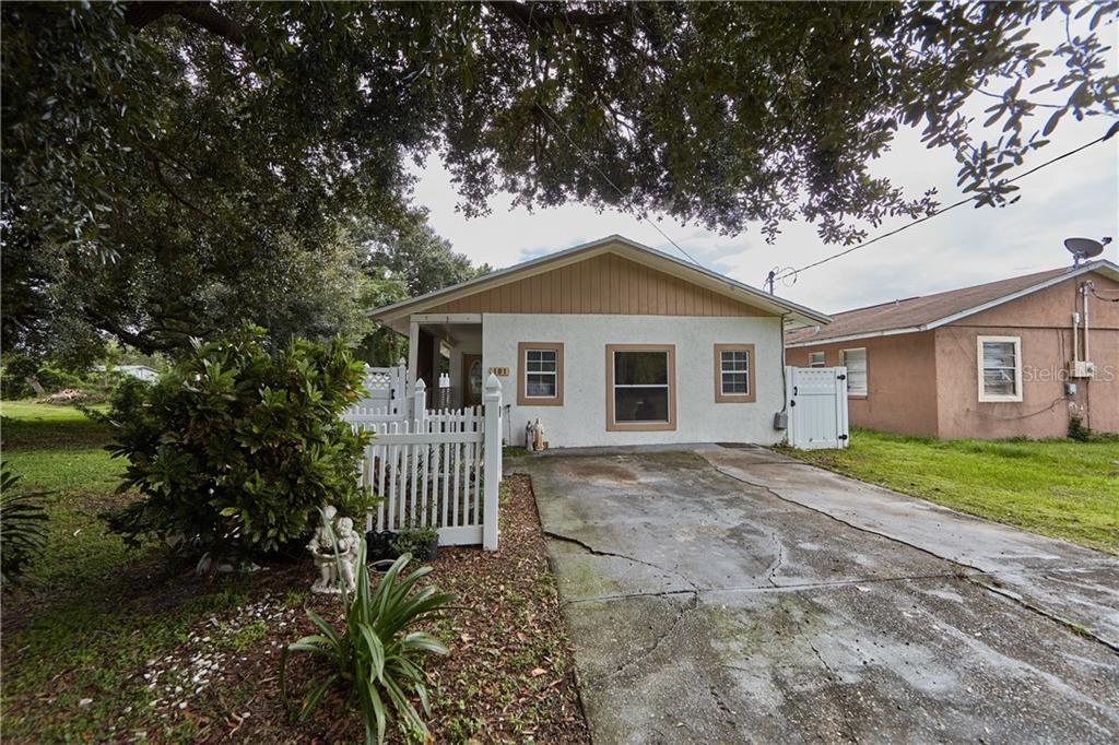 Property Photo:  101 Samuel Street  FL 32810 