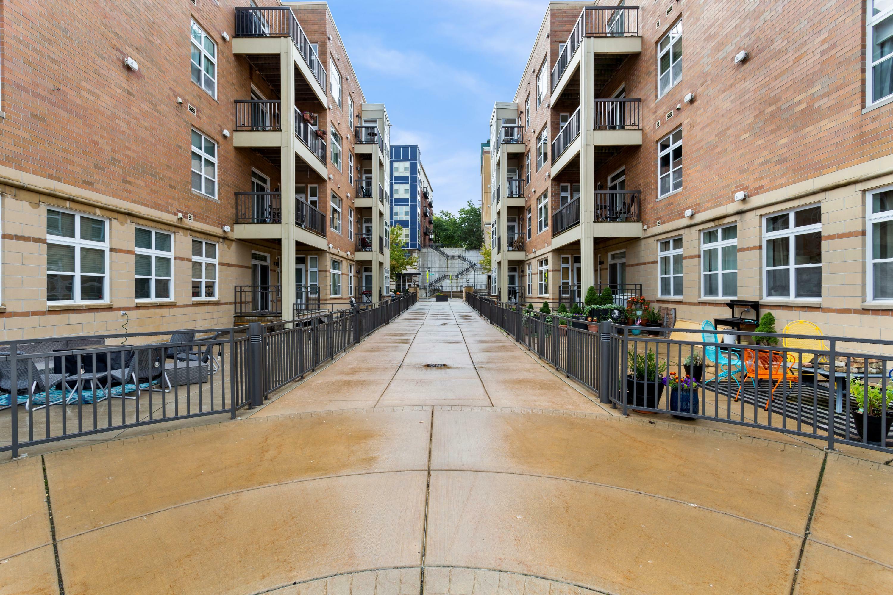 Property Photo: 1915 N Water St 100 WI 53202