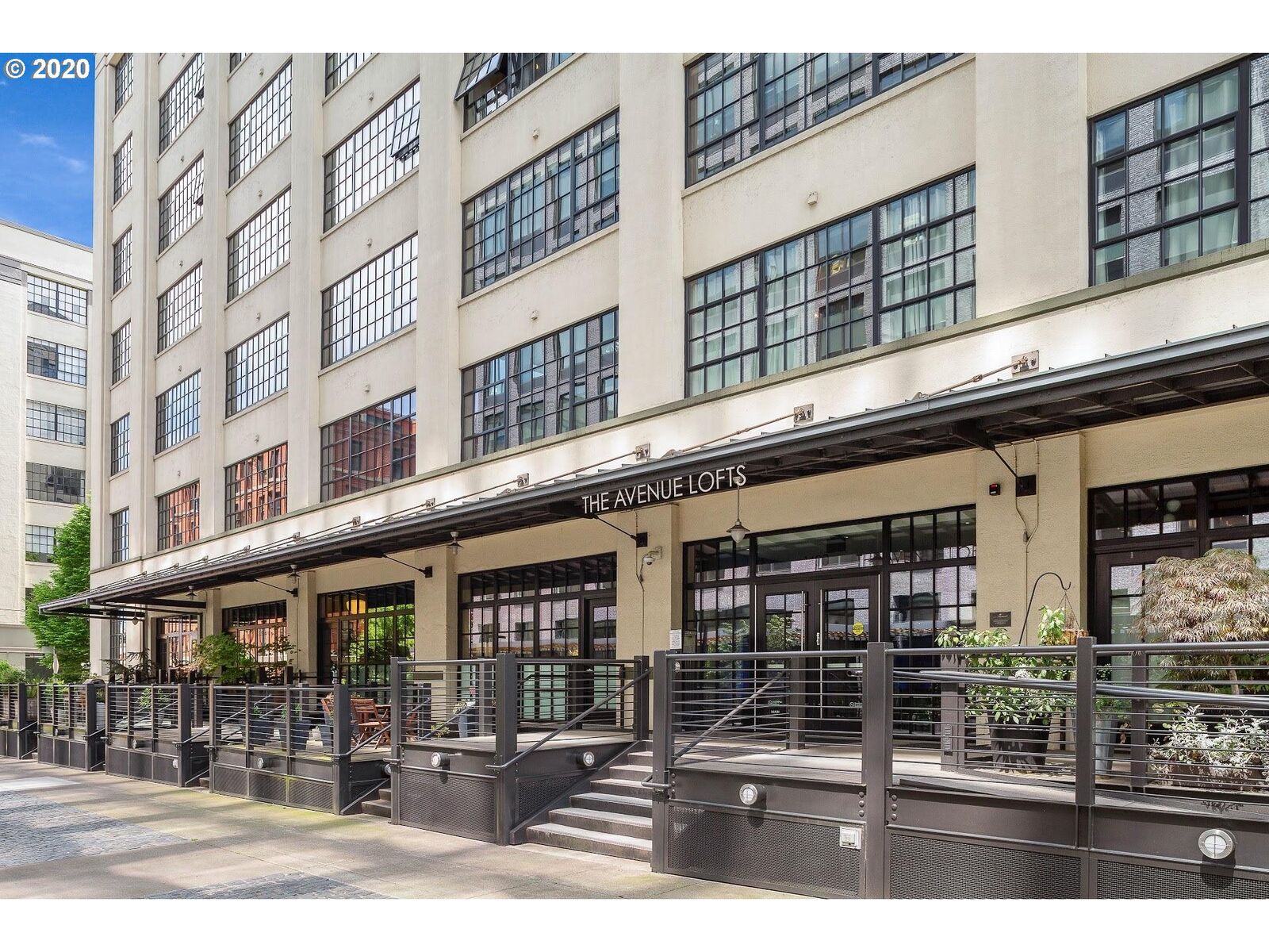 Property Photo:  1400 NW Irving St 428  OR 97209 