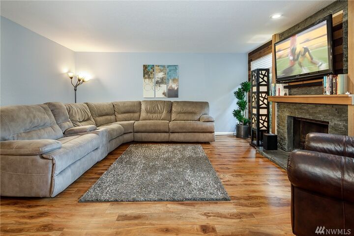 Property Photo: 12600 4th Avenue W 1C WA 98204