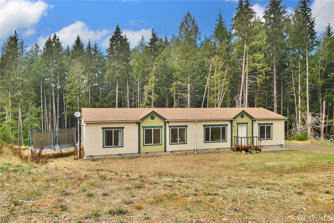 Property Photo: 563 Viola Place W WA 98380
