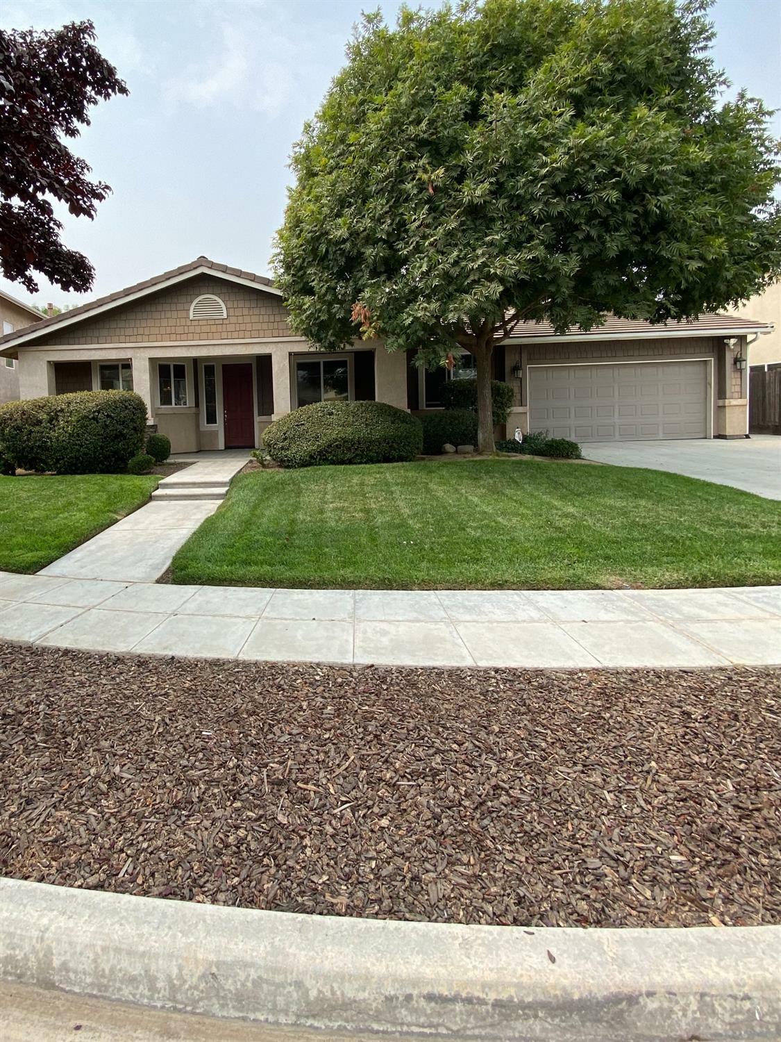 Property Photo:  2584 S Fordham Avenue  CA 93727 