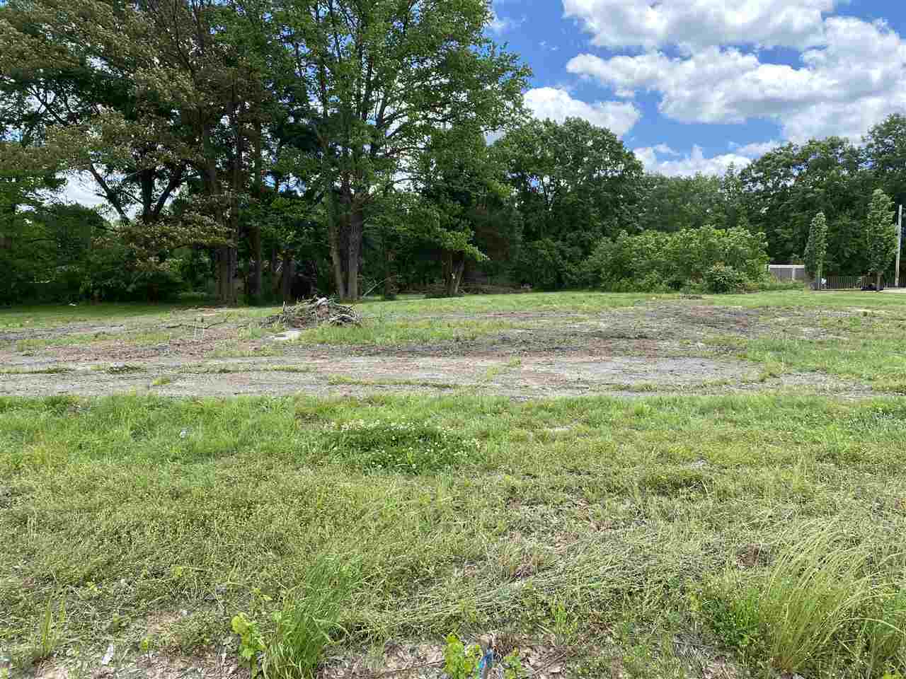 Property Photo:  5218 US 61 Hwy  TN 38109 