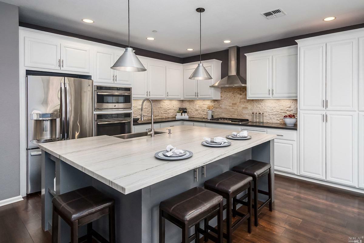 Property Photo: 7 Hollyleaf Way CA 94949
