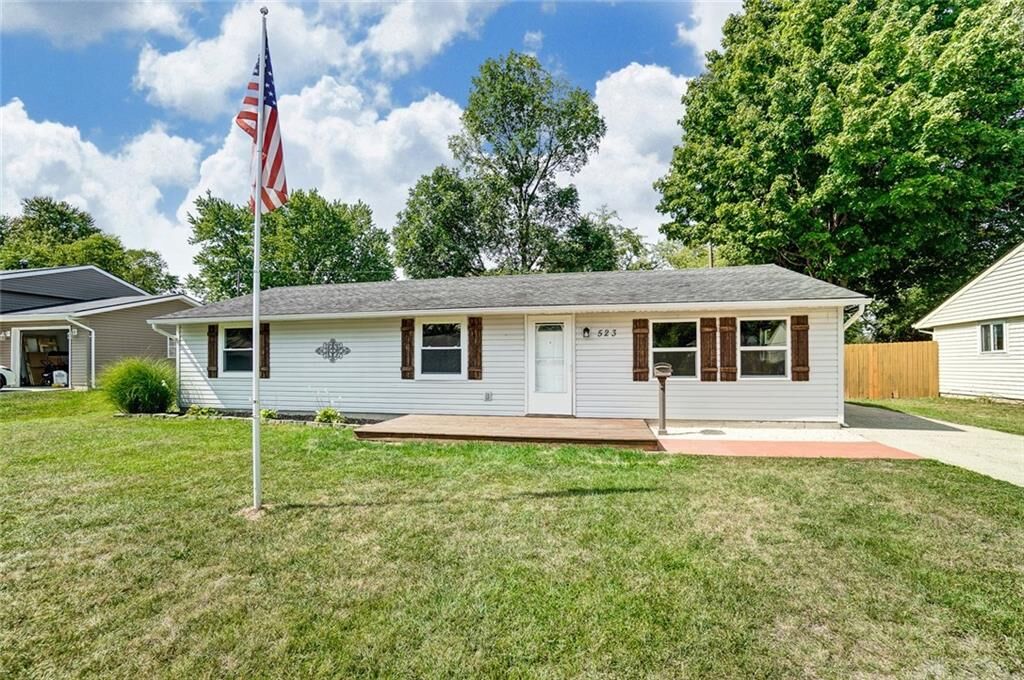 Property Photo: 523 Glenapple Drive OH 45344