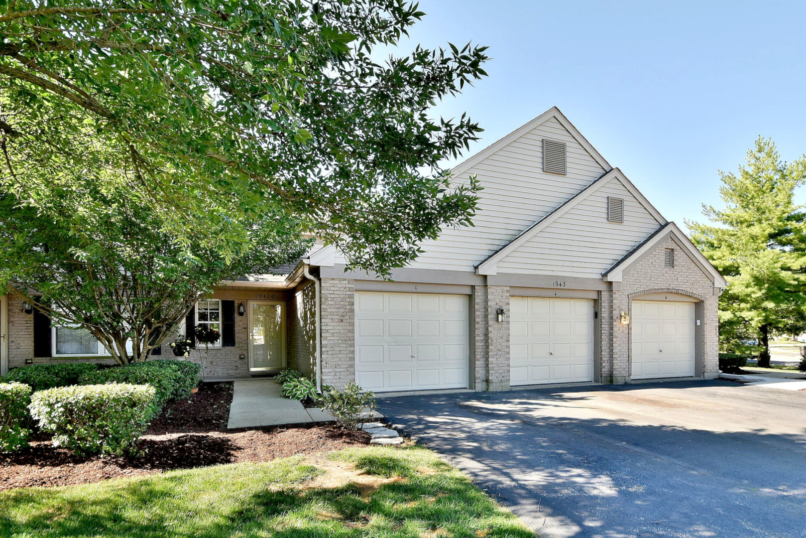 Property Photo: 1943 Heron Avenue C IL 60193