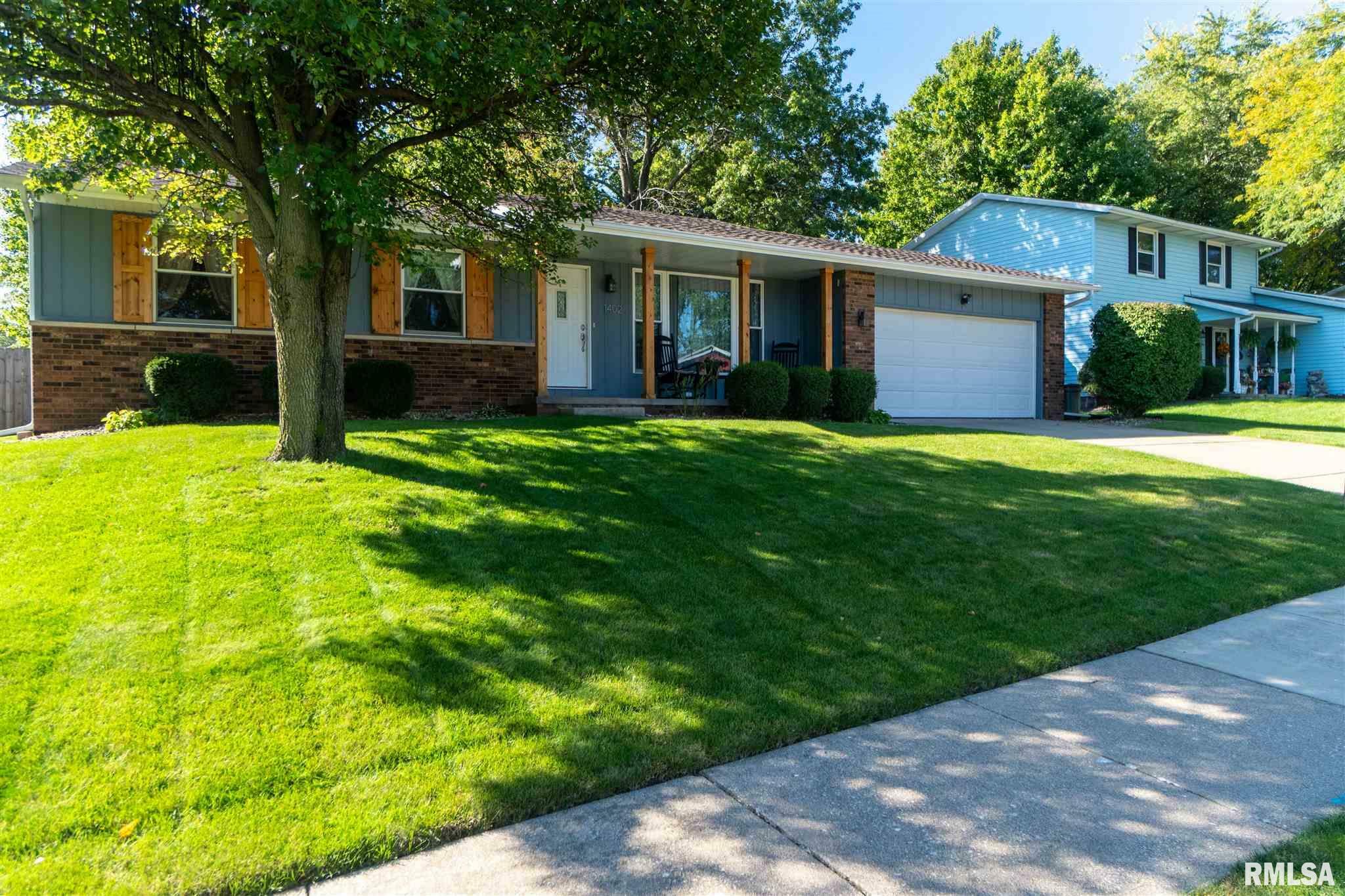 Property Photo:  1402 W Kingsway  IL 61614 