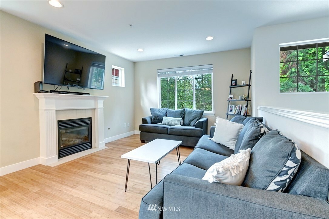 Property Photo: 4026 152nd Place SW WA 98087