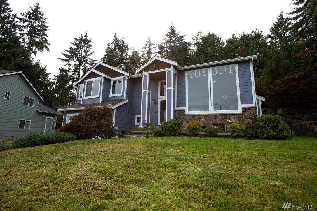 Property Photo: 3479 NE Shore Cliff Street WA 98311