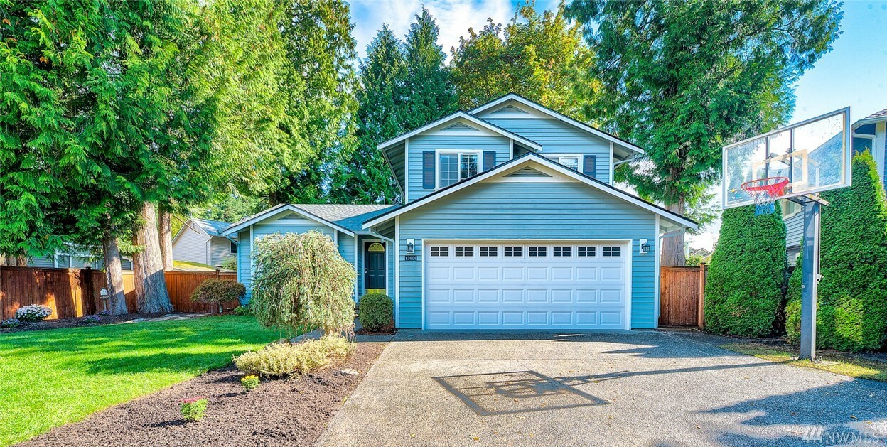 Property Photo:  13606 NE 93rd St  WA 98052 