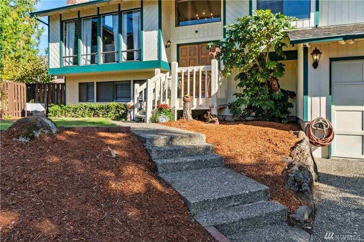 Property Photo:  26922  Saxon Court  WA 98032 