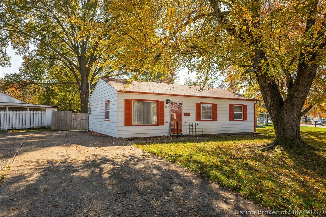 Property Photo:  3112 Beacon Drive  IN 47150 