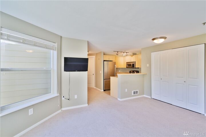 Property Photo:  8745 Greenwood Ave N 505  WA 98103 