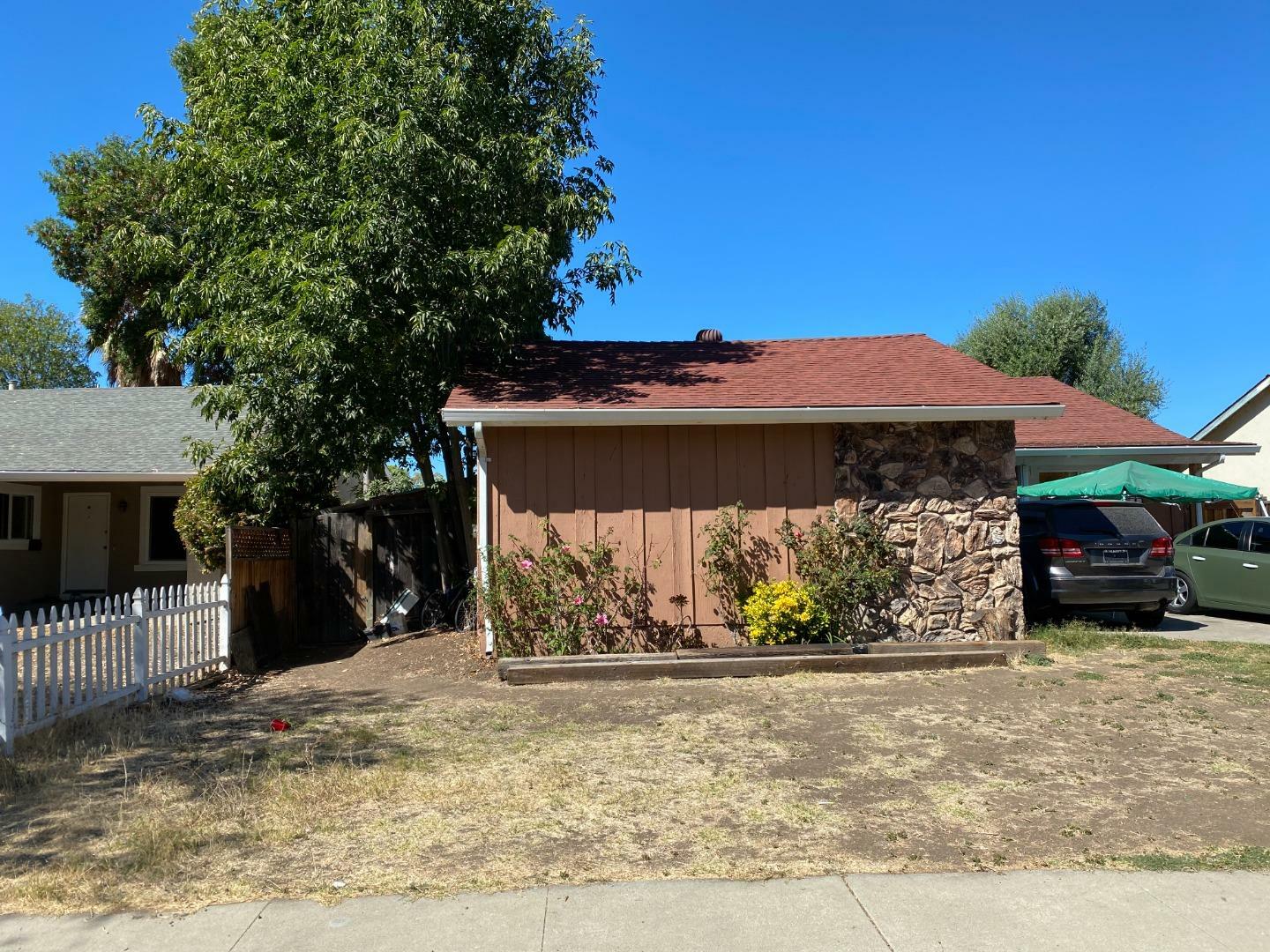 Property Photo:  2537 Coconut Drive  CA 95148 