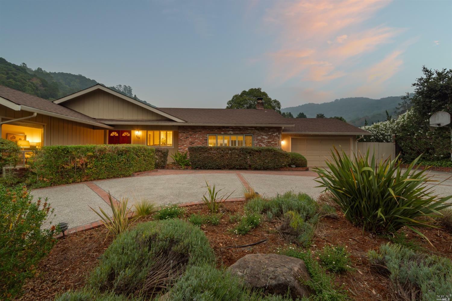 Property Photo:  265 Fairway Drive  CA 94949 