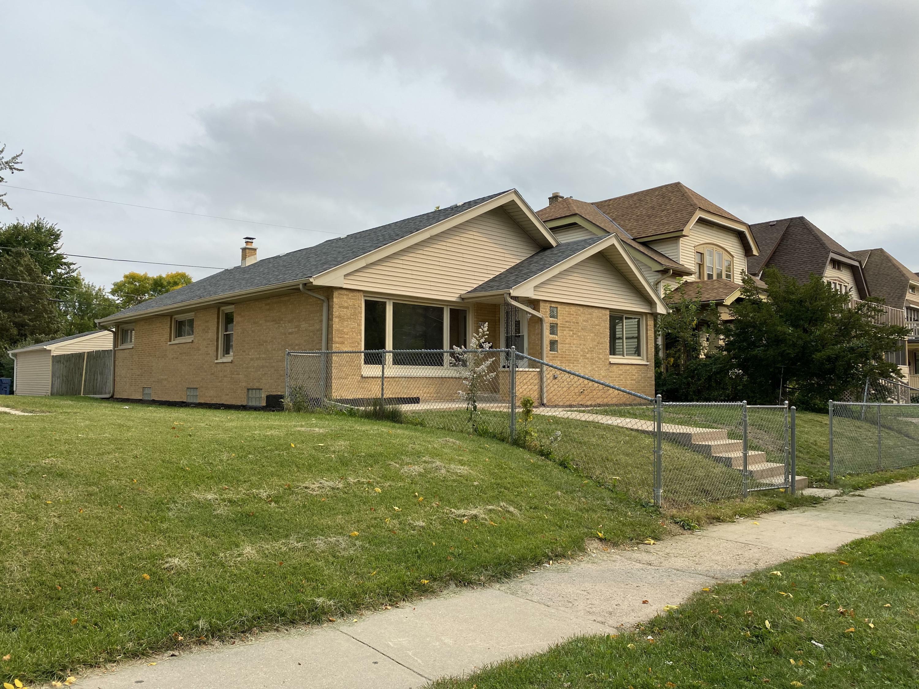 Property Photo:  4430 N 37th St  WI 53209 