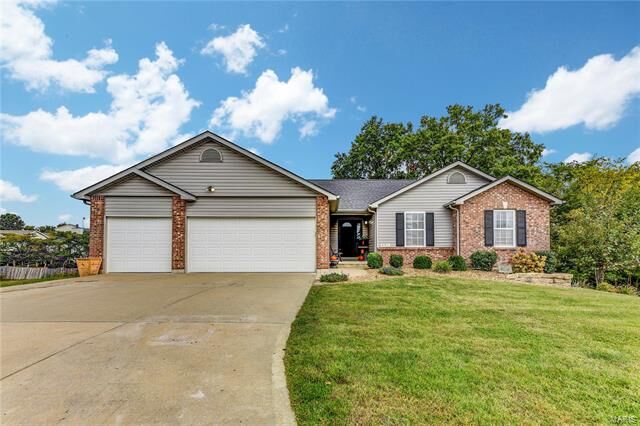 Property Photo:  870 Glen Eagle Drive   63379 