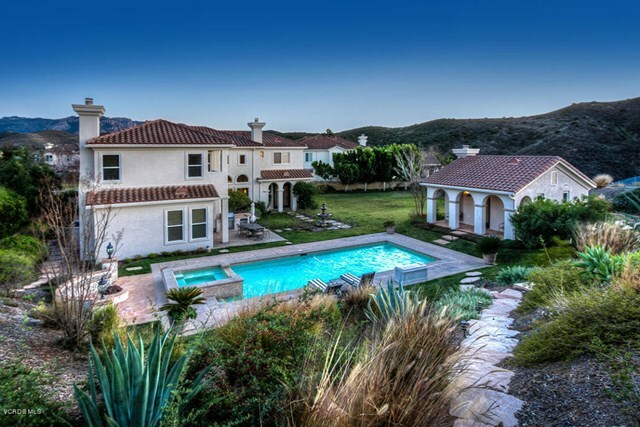 Property Photo:  115 Via Sandra  CA 91320 