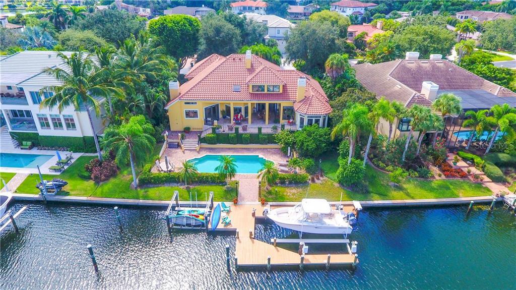 Property Photo: 541 Harbor Point Road FL 34228