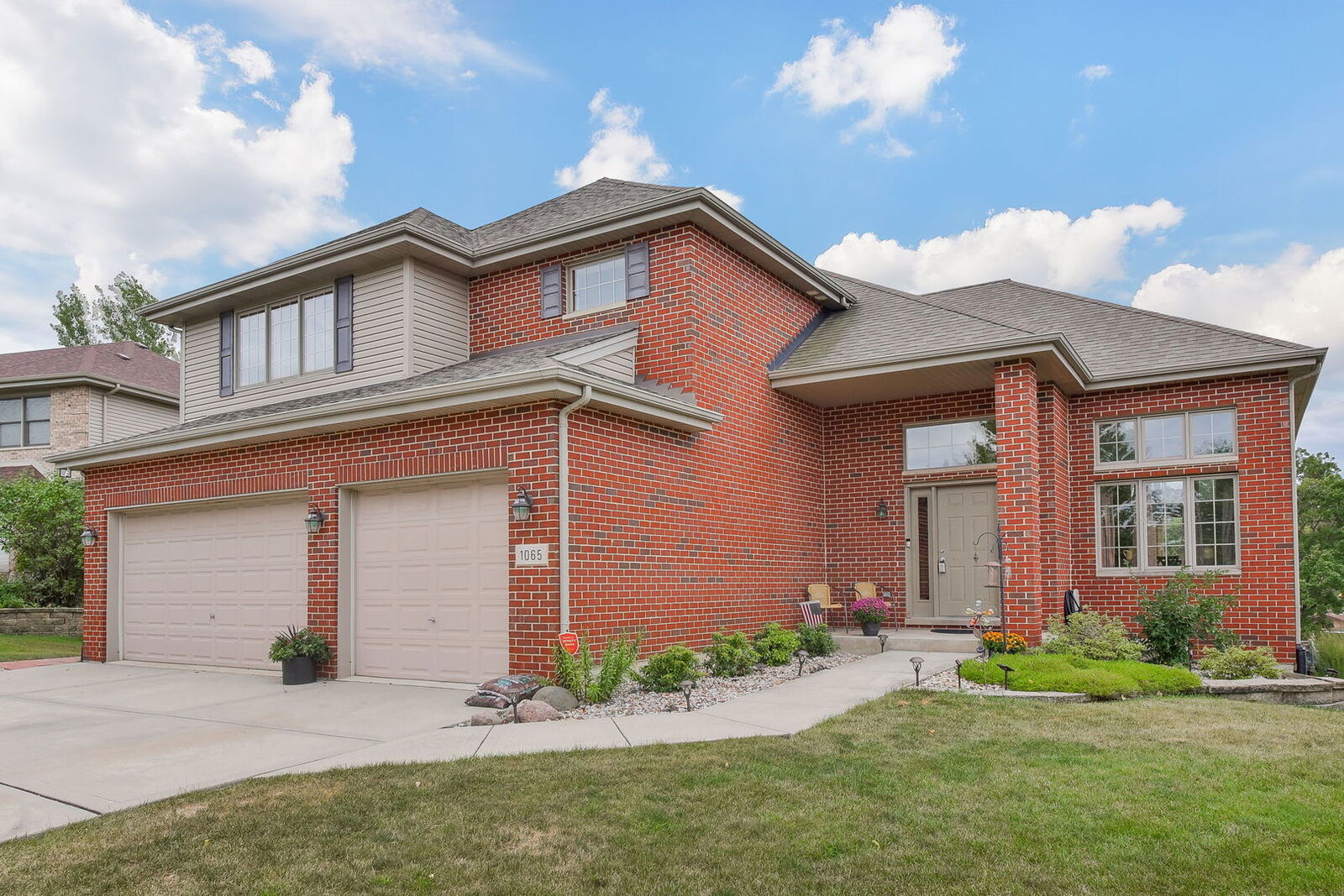 Property Photo:  1065 Berkley Lane  IL 60439 