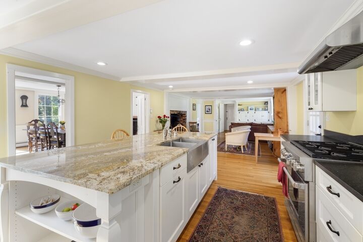 Property Photo: 242 General Miller Highway NH 03084