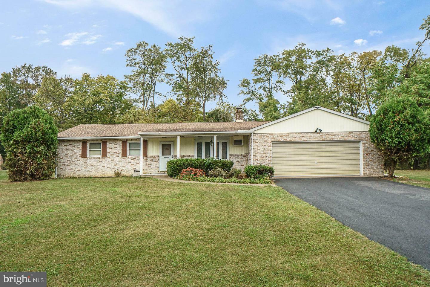 Property Photo:  107 Holly Lane  PA 17050 