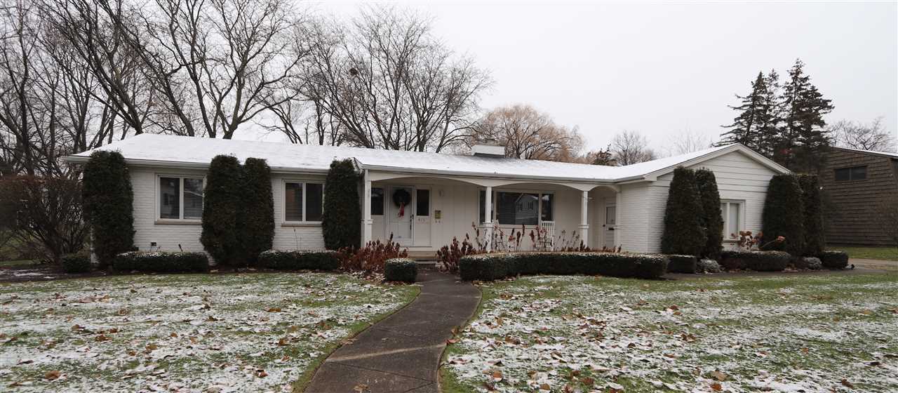 Property Photo:  415 Woodbridge  MI 48439 