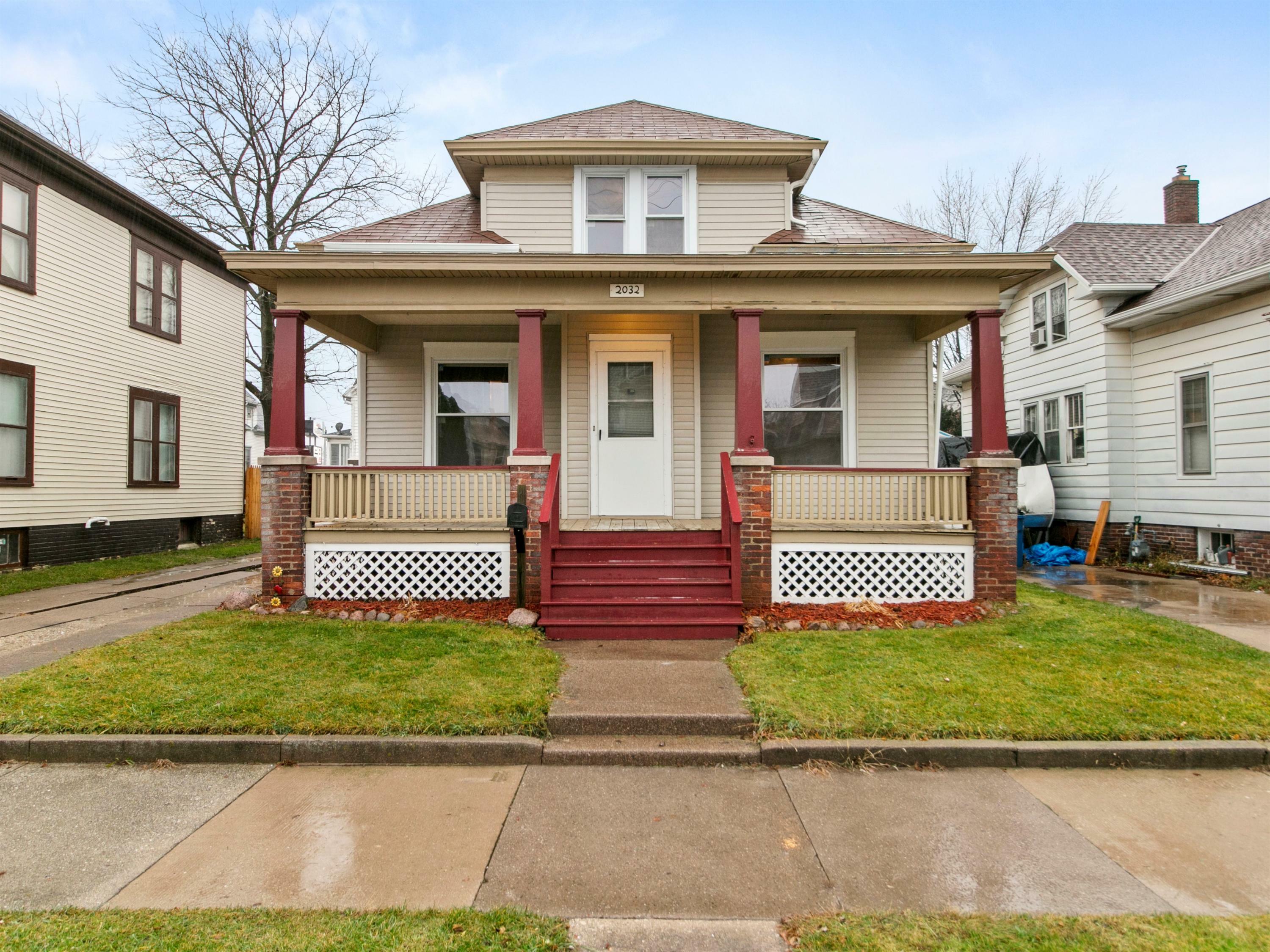 Property Photo:  2032 Charles St  WI 53402 