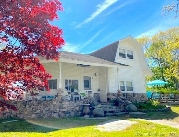 Property Photo:  