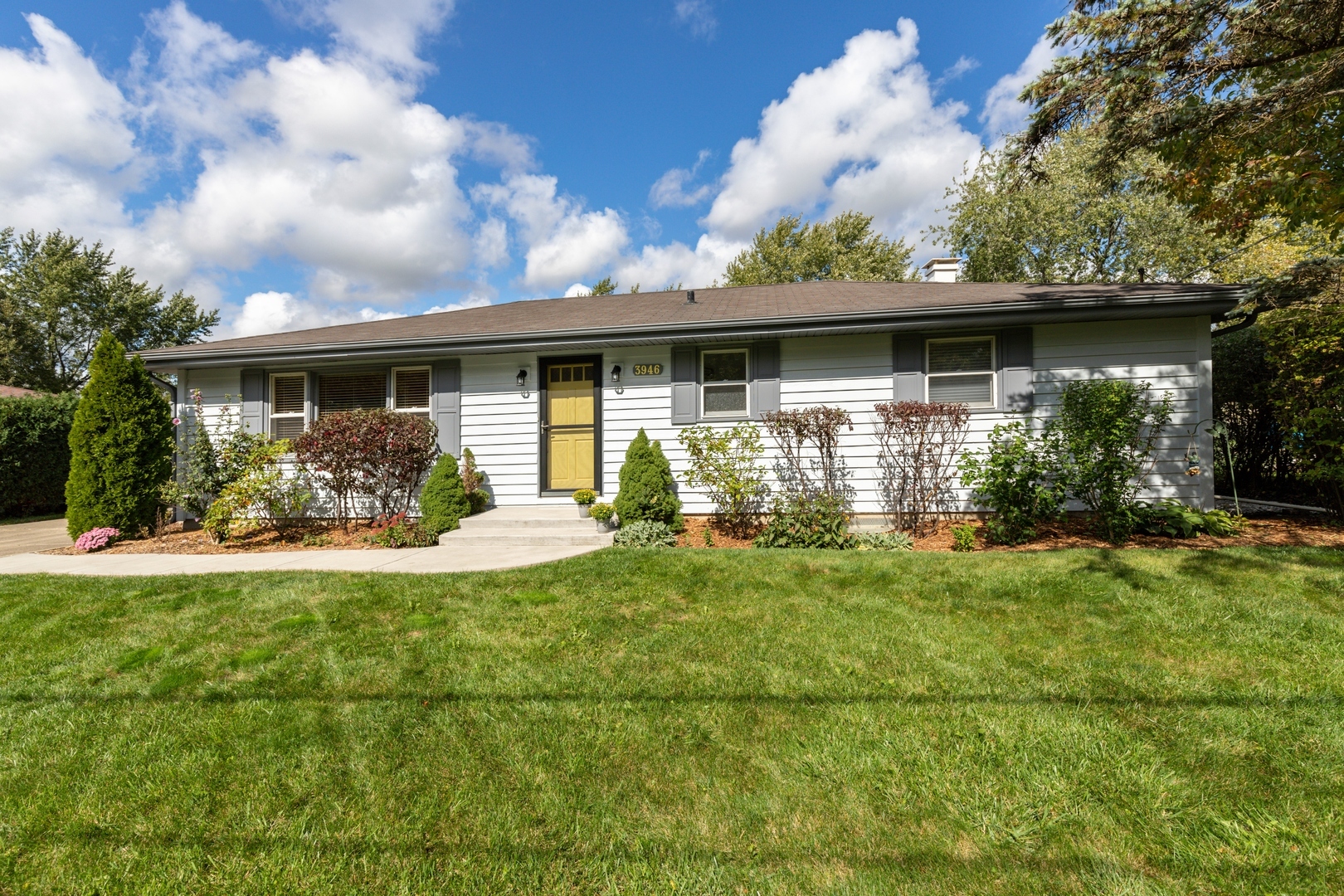 Property Photo:  3946 Kenwood Avenue  IL 60031 