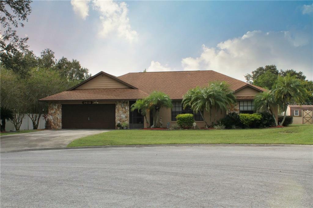 Property Photo: 1412 Covington Court FL 33853