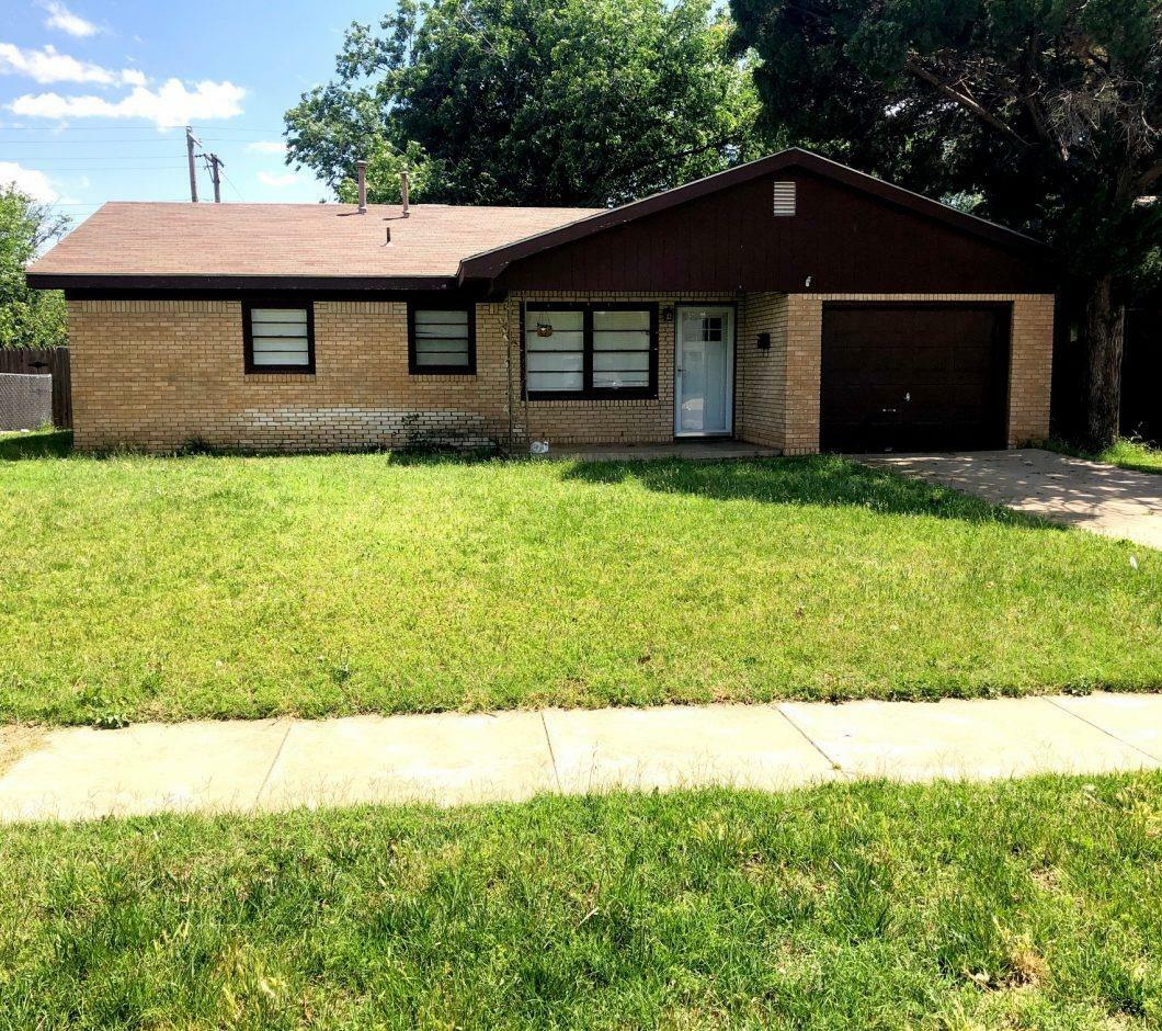 Property Photo: 2823 60th Street TX 79413