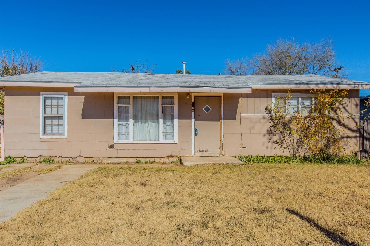 Property Photo:  1109 E Stanford Street  TX 79403 