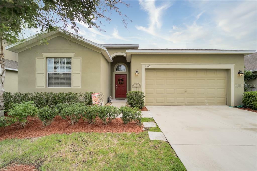 Property Photo:  1705 Oak Pond Street  FL 33570 