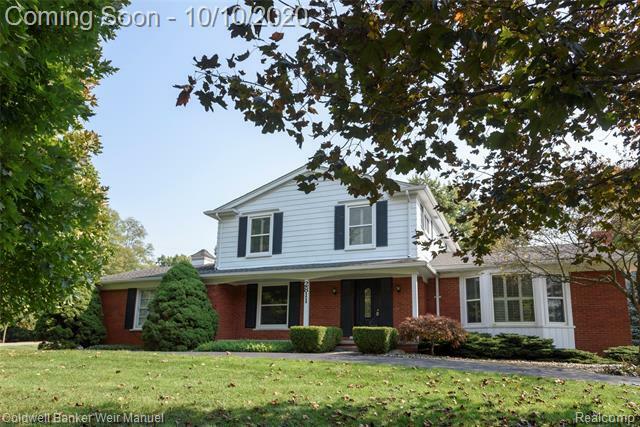 Property Photo: 2811 Whittier Drive MI 48304