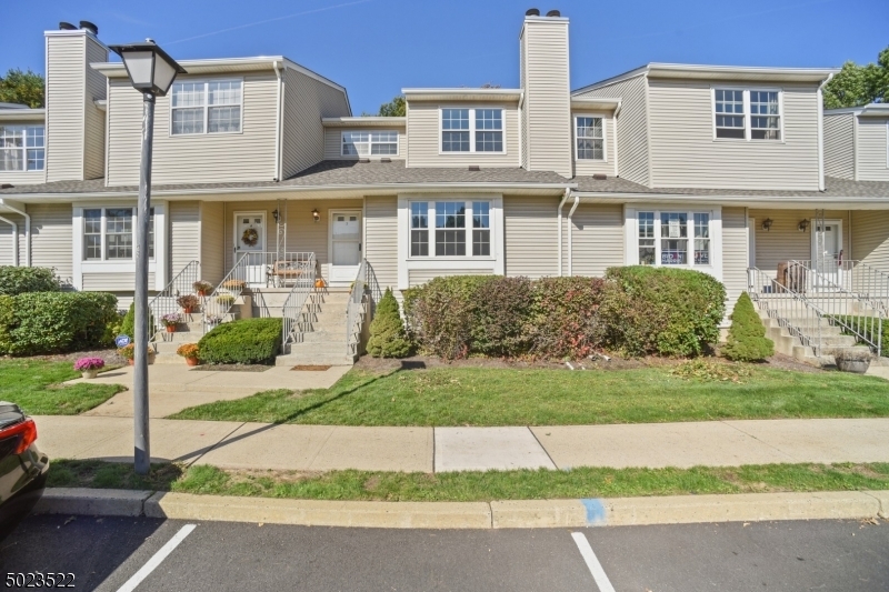 Property Photo:  3 Westlake Ct  NJ 08873 