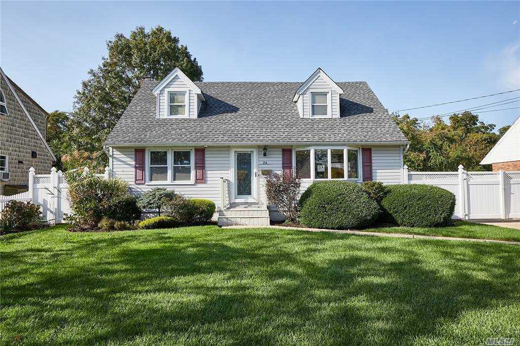 Property Photo:  34 West Drive  NY 11758 