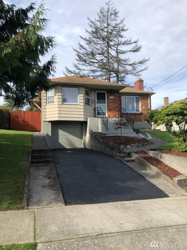 Property Photo: 728 S Monroe St WA 98405