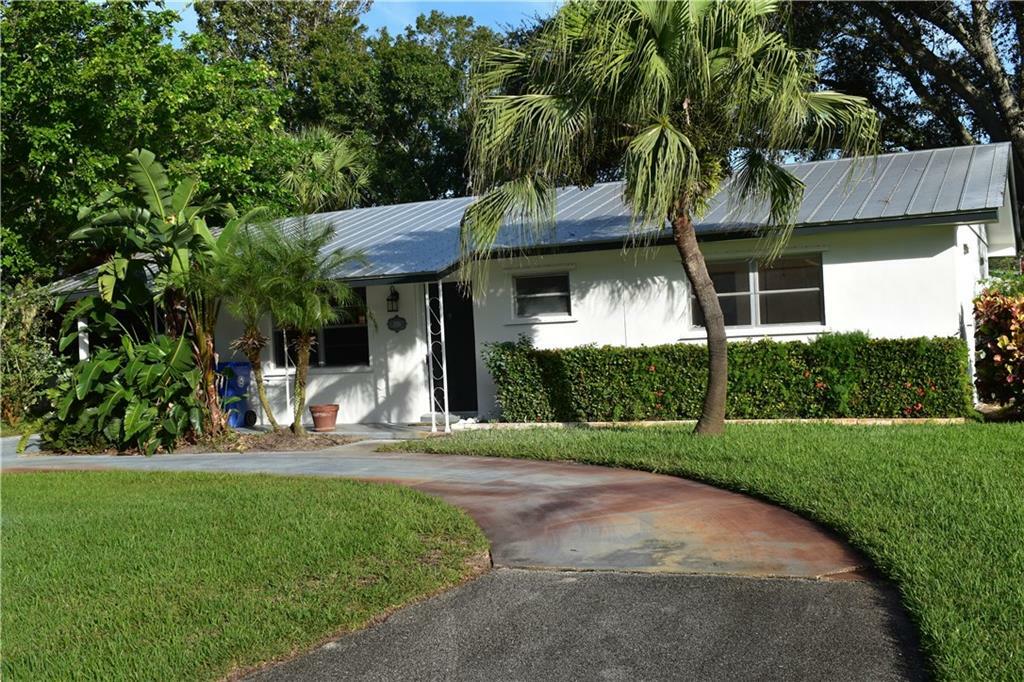 Property Photo:  2806 Potilla Avenue  FL 32960 