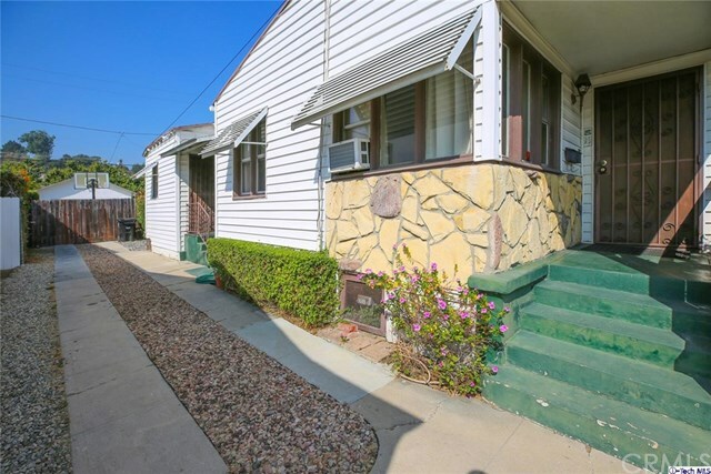 Property Photo:  4027 W Avenue 40  CA 90065 