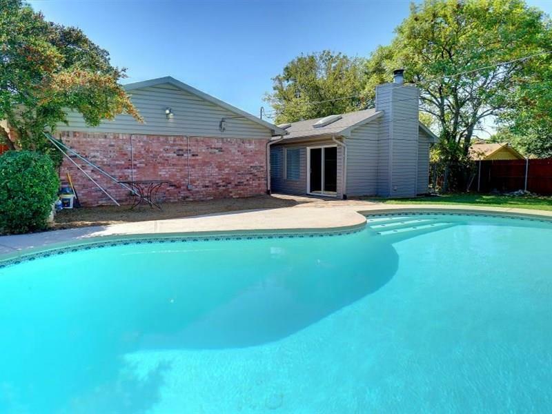 Property Photo:  6467 Franwood Terrace  TX 76112 