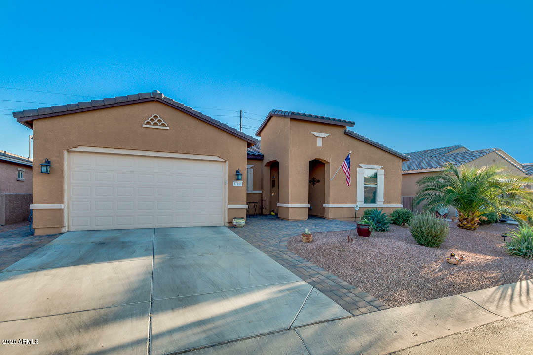 Property Photo: 42461 W Sea Eagle Drive AZ 85138