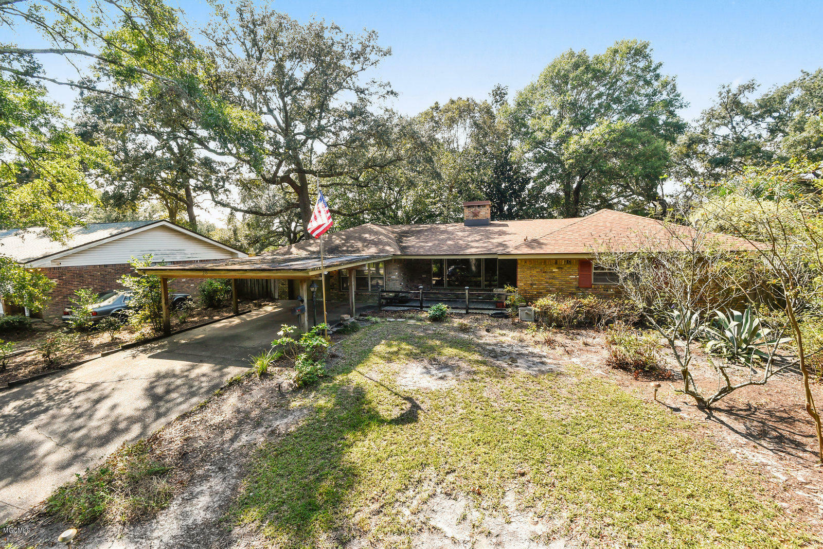 Property Photo:  355 Lakeview Boulevard  MS 39531 