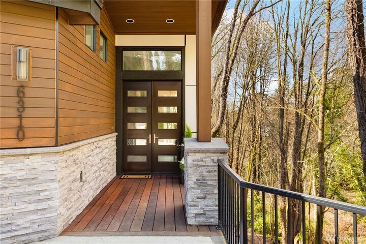 Property Photo: 6310 NE 124th Ct WA 98034