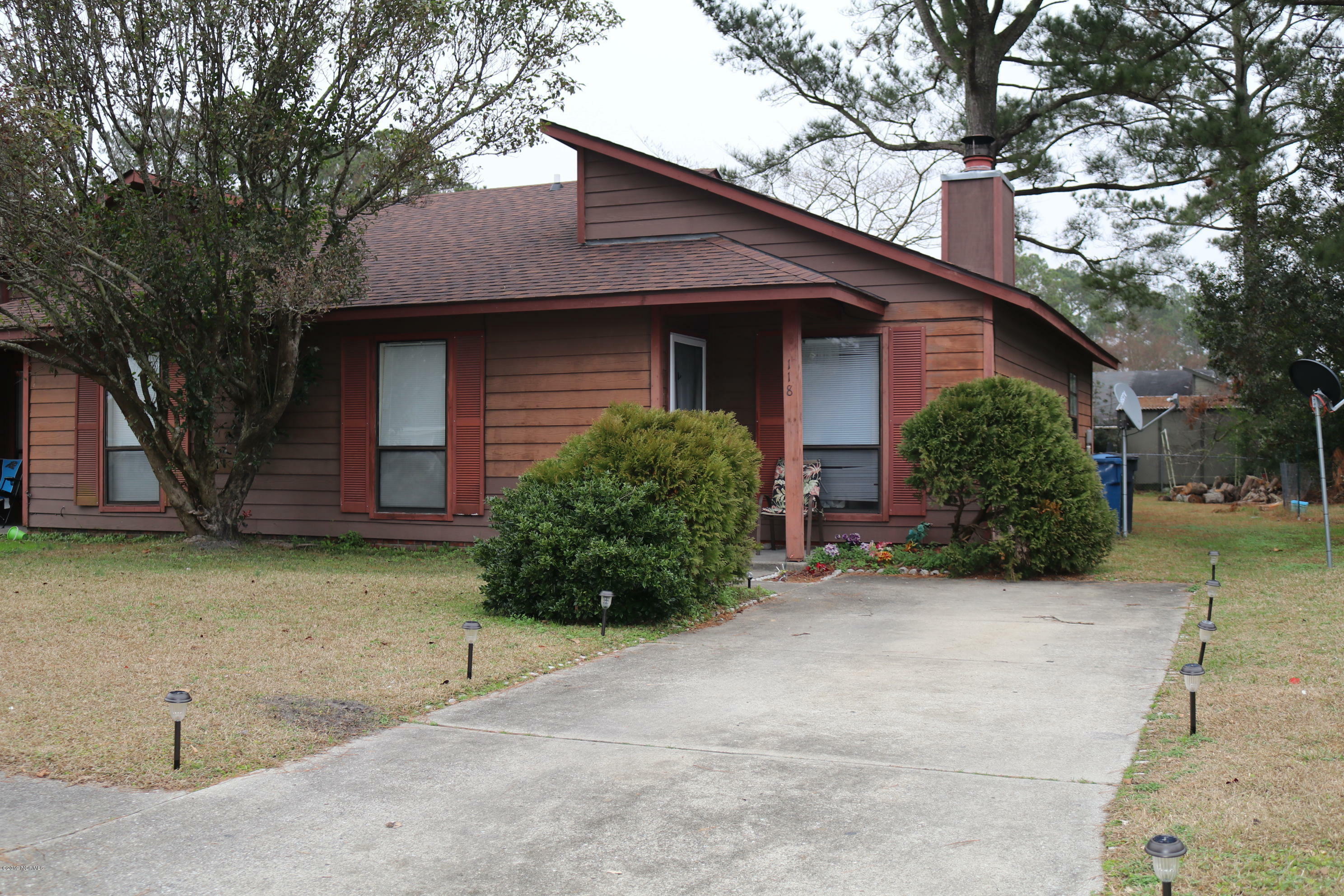 Property Photo:  118 Village Circle  NC 28546 