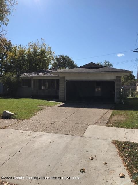 Property Photo:  3939 Windward Drive  MI 48911 