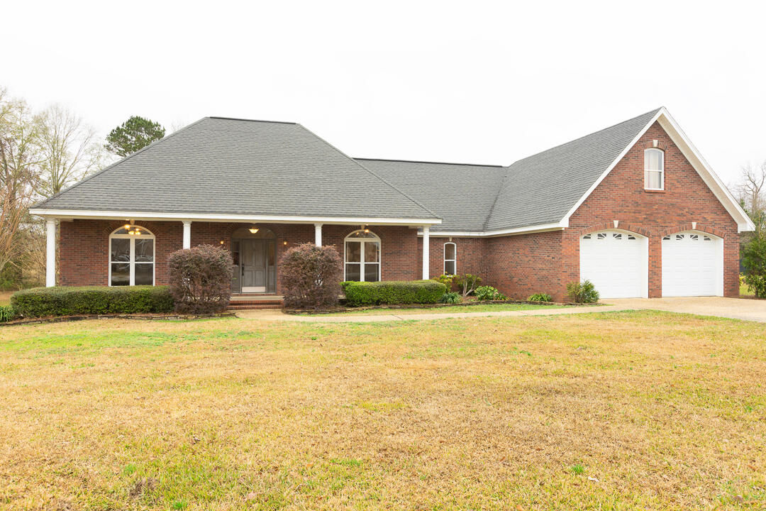 Property Photo:  8 Parkview Dr.  MS 39437 